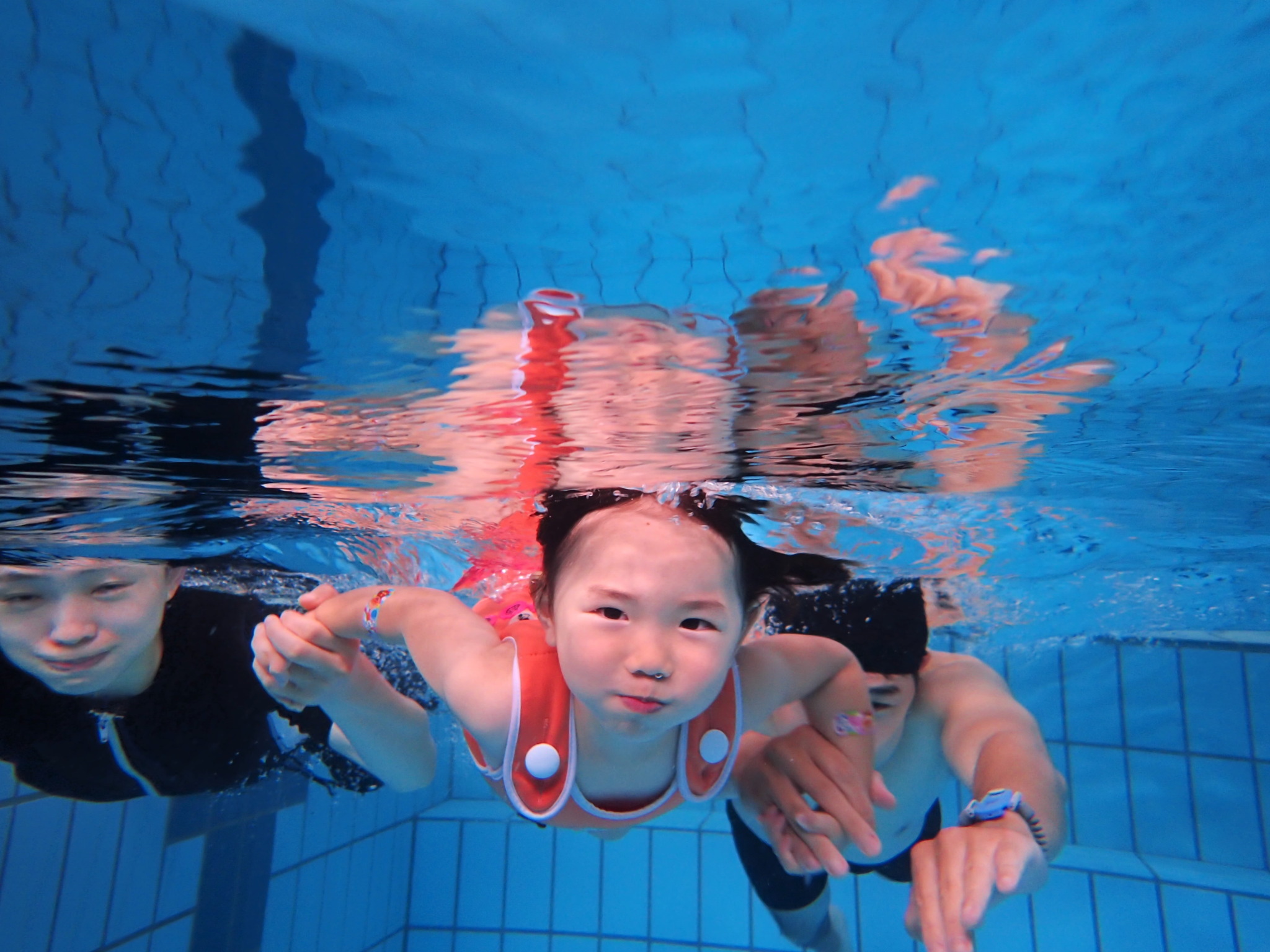 希少☆ビレロイ＆ボッホ ベネディクト スポーツ 水泳 赤 猫 フィギュリン P6240063.jpg